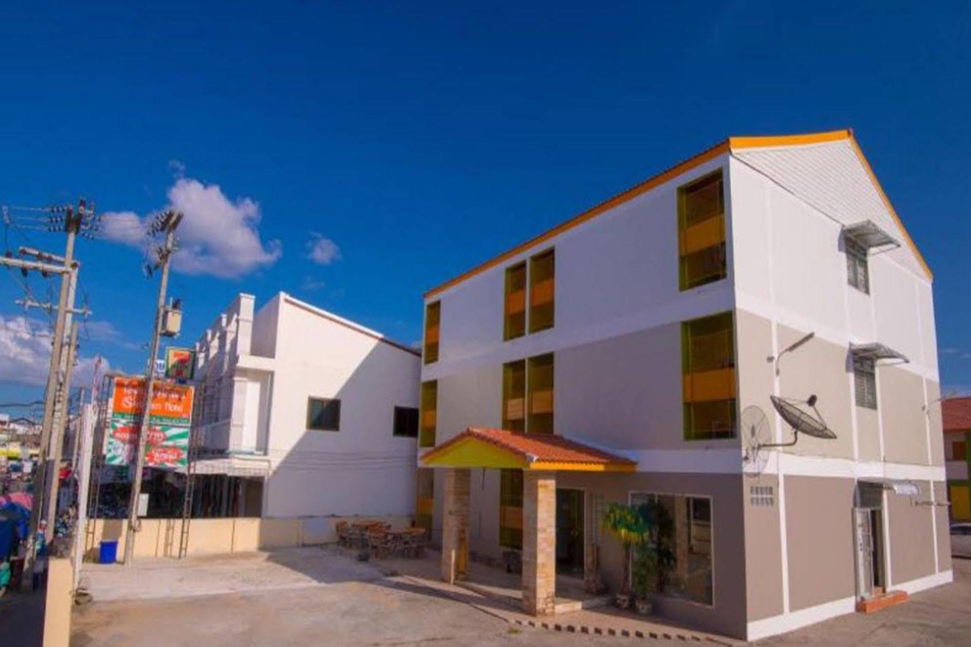 S1 City Hotel Buriram Exterior photo