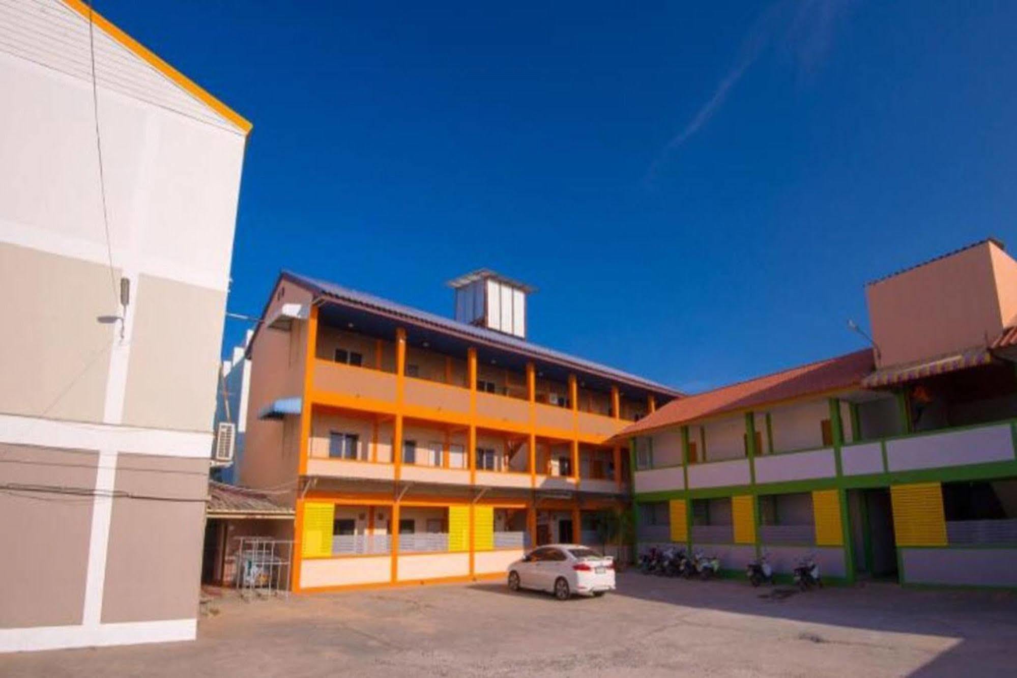 S1 City Hotel Buriram Exterior photo